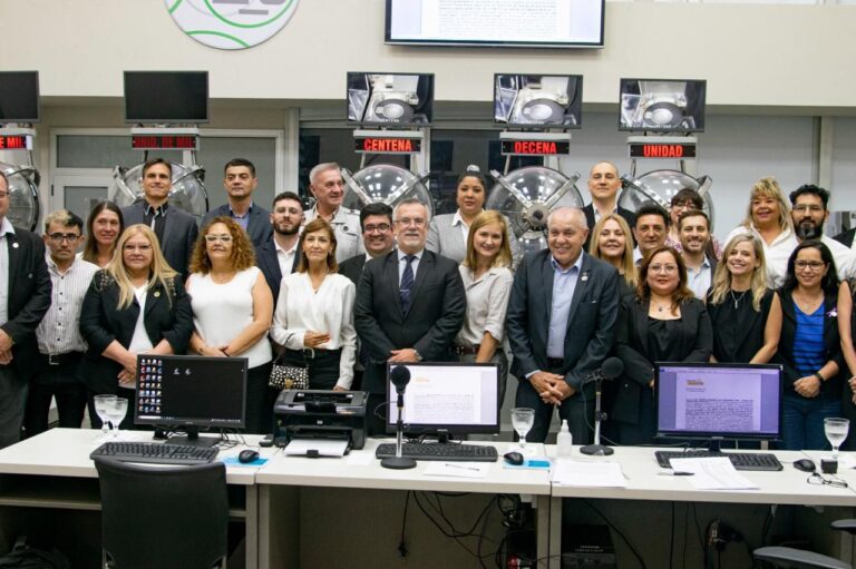 e7fad281-3678-4e1a-8dba-444937b13152